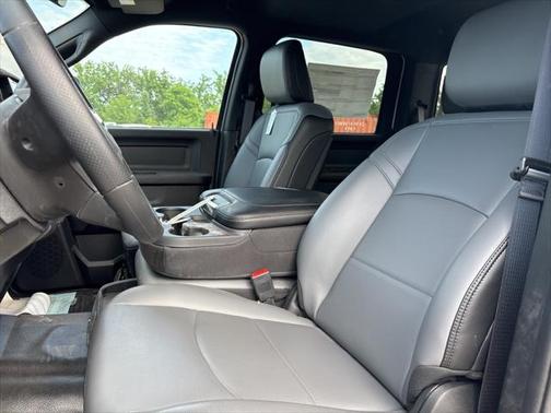 2025 RAM 2500 Tradesman Crew Cab 4x4 6'4' Box