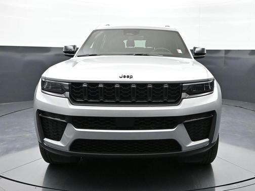 Silver Zynith 2026 Jeep Grand Cherokee L Altitude