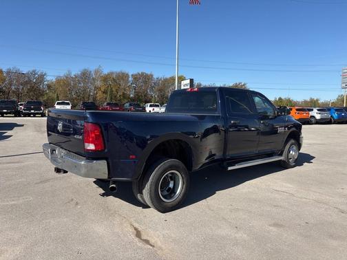 2017 RAM 3500 Tradesman Crew Cab 4x4 8' Box