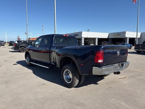 2017 RAM 3500 Tradesman Crew Cab 4x4 8' Box