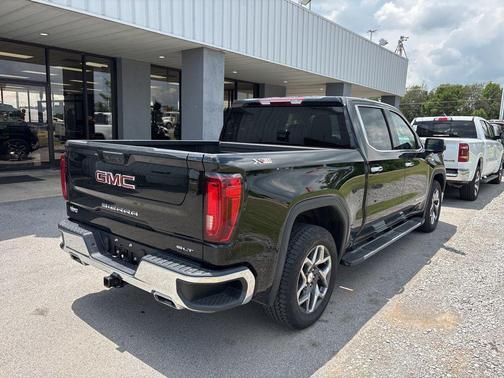 Onyx Black 2022 GMC Sierra 1500 SLT