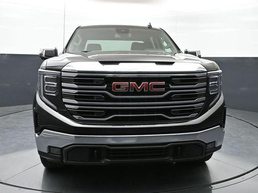 Onyx Black 2022 GMC Sierra 1500 SLT