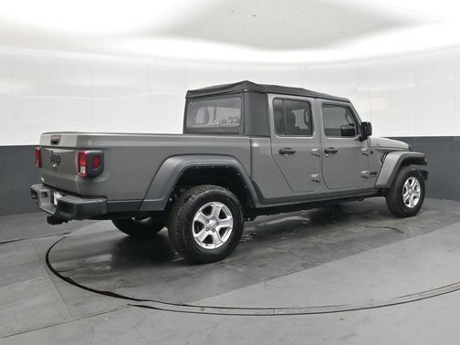 Sting-Gray Clearcoat 2021 Jeep Gladiator Sport