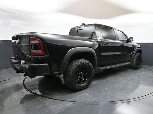 Diamond Black Crystal Pearlcoat 2022 RAM 1500 TRX