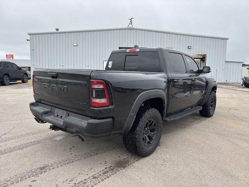 Diamond Black Crystal Pearlcoat 2022 RAM 1500 TRX