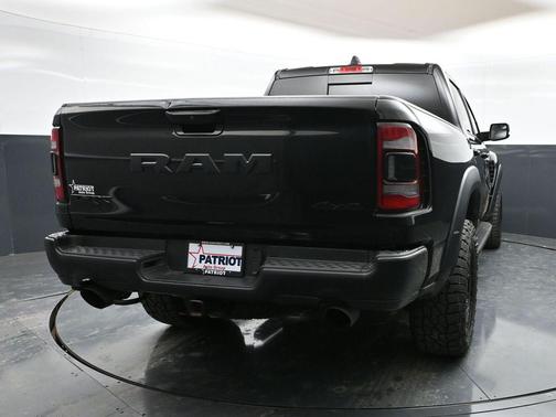Diamond Black Crystal Pearlcoat 2022 RAM 1500 TRX