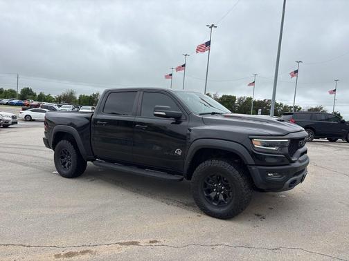 Diamond Black Crystal Pearlcoat 2022 RAM 1500 TRX