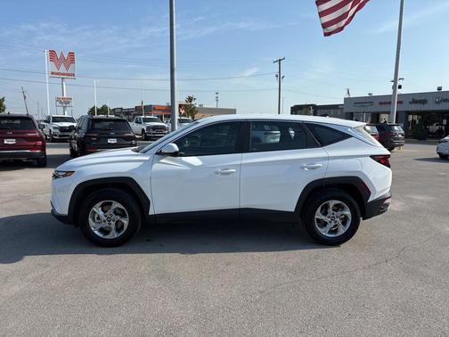 2024 Hyundai TUCSON SE