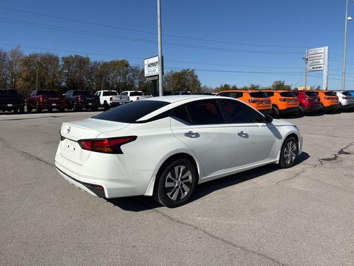 2024 Nissan Altima S FWD