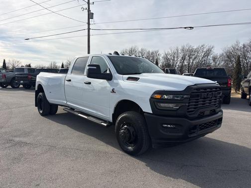 2026 RAM 3500 Tradesman Crew Cab 4x4 8' Box