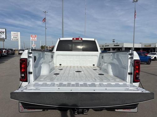 2026 RAM 3500 Tradesman Crew Cab 4x4 8' Box