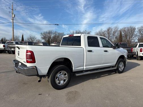 2023 RAM 2500 Tradesman Crew Cab 4x4 6'4' Box