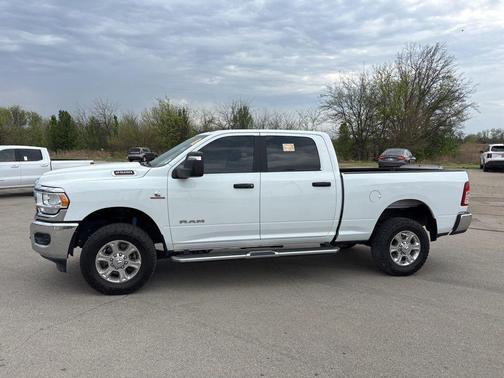 Bright White Clearcoat 2024 RAM 2500 Big Horn Crew Cab 4x4 6'4' Box