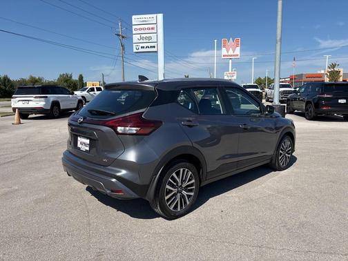 2022 Nissan Kicks SV