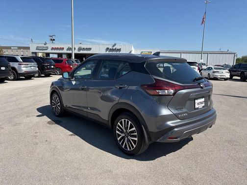2022 Nissan Kicks SV