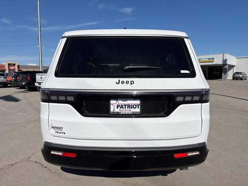 2026 Jeep Grand Wagoneer L 4x4