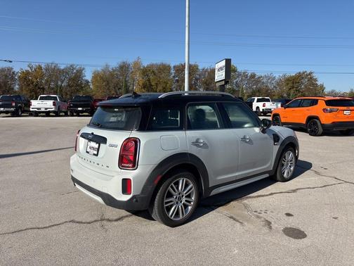 2022 MINI Countryman Oxford Edition