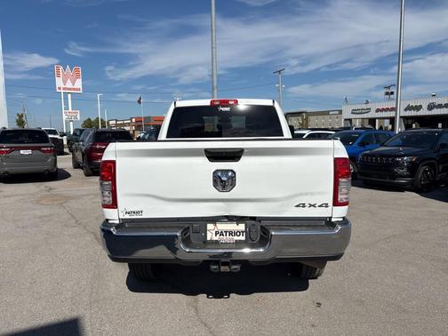 2023 RAM 3500 Big Horn Crew Cab 4x4 6'4' Box