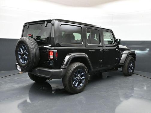 Black Clearcoat 2026 Jeep Wrangler 85th Anniversary