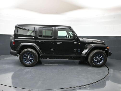 Black Clearcoat 2026 Jeep Wrangler 85th Anniversary