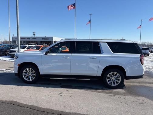 2023 Chevrolet Suburban Premier