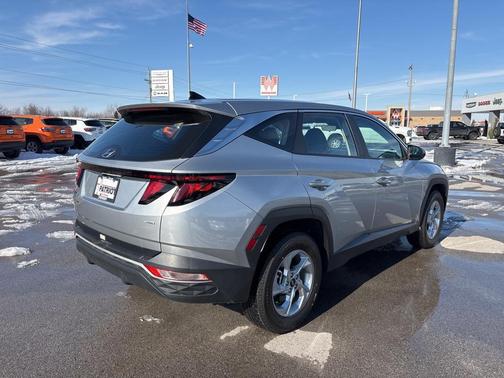 2024 Hyundai TUCSON SE