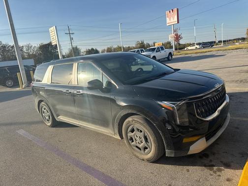 2025 Kia Carnival LXS