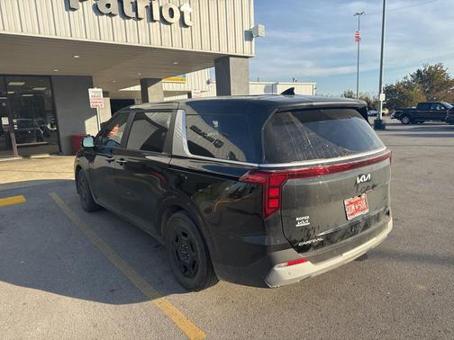 2025 Kia Carnival LXS