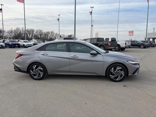 2025 Hyundai ELANTRA HEV Limited