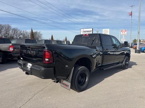 2026 RAM 3500 Tradesman Crew Cab 4x4 8' Box