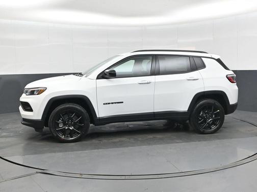 Bright White Clearcoat 2026 Jeep Compass Latitude