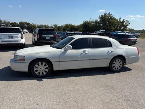 2004 Lincoln Town Car Signature