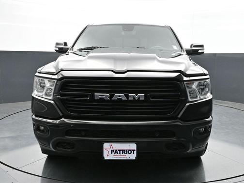 Diamond Black Crystal Pearlcoat 2021 RAM 1500 Big Horn/Lone Star