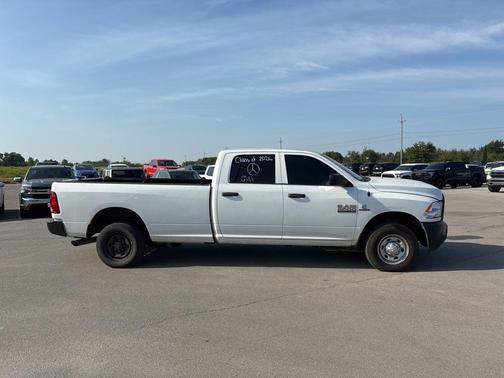 2018 RAM 2500 Tradesman Crew Cab 4x2 8' Box