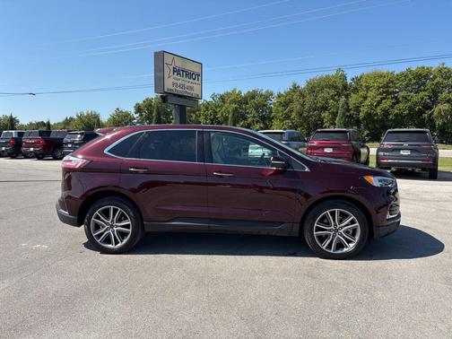 2024 Ford Edge Titanium