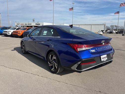 2025 Hyundai ELANTRA SEL