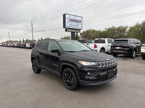2022 Jeep Compass Latitude Lux
