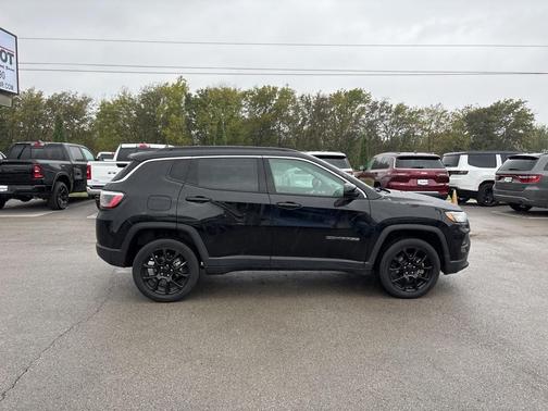 2022 Jeep Compass Latitude Lux
