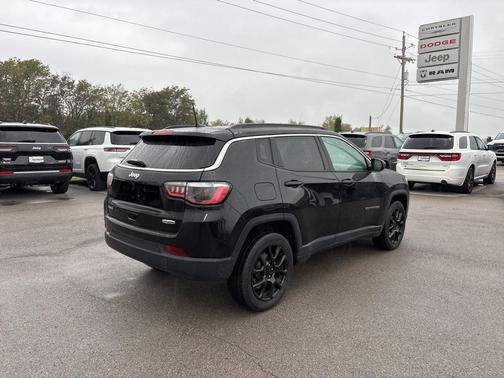 2022 Jeep Compass Latitude Lux