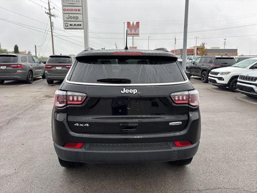 2022 Jeep Compass Latitude Lux
