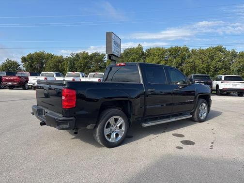 2018 Chevrolet Silverado 1500 Custom