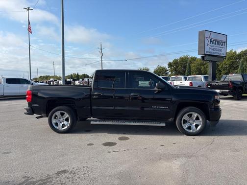 2018 Chevrolet Silverado 1500 Custom