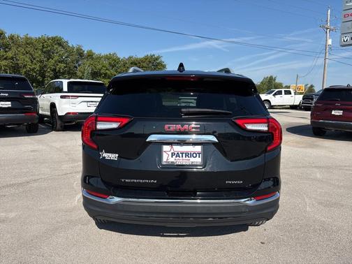 2023 GMC Terrain SLT