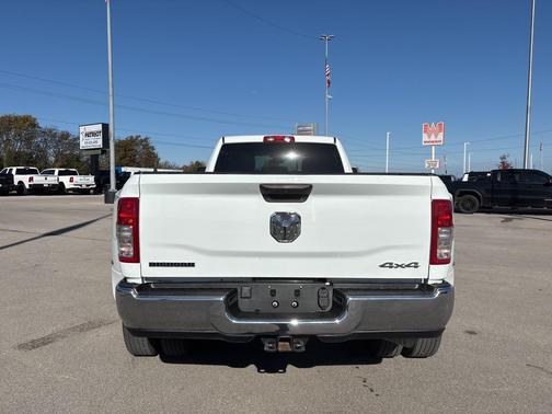 2024 RAM 3500 Big Horn Crew Cab 4x4 8' Box