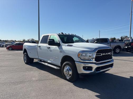 2024 RAM 3500 Big Horn Crew Cab 4x4 8' Box