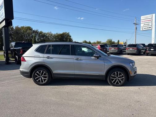 2021 Volkswagen Tiguan 2.0T SE R-Line Black