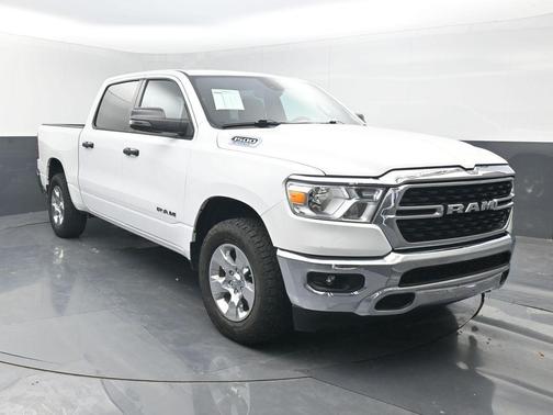 Bright White Clearcoat 2024 RAM 1500 Big Horn/Lone Star