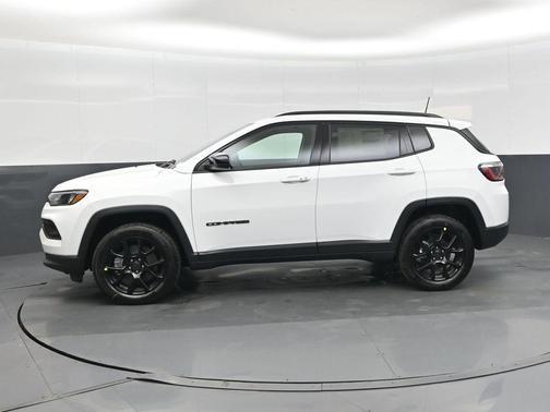 Bright White Clearcoat 2026 Jeep Compass Latitude