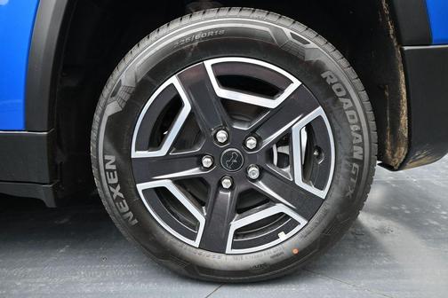 Hydro Blue Pearlcoat 2026 Jeep Cherokee Laredo 4x4