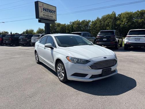 2017 Ford Fusion Hybrid SE